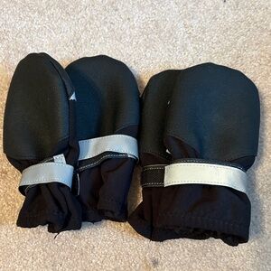 Black dog shoe Mittens with Silver Straps